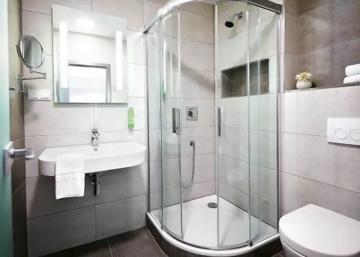 فندق Paulinenhof 4*